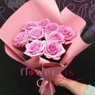 Из розовых роз